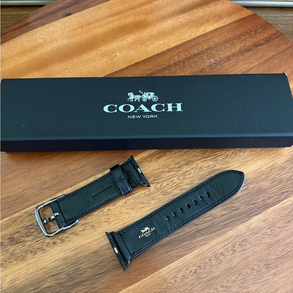 Coach 1941 Collection Black Glovetann Leather APPPLE 42/44 mm Watch Strap - Picture 3 of 4